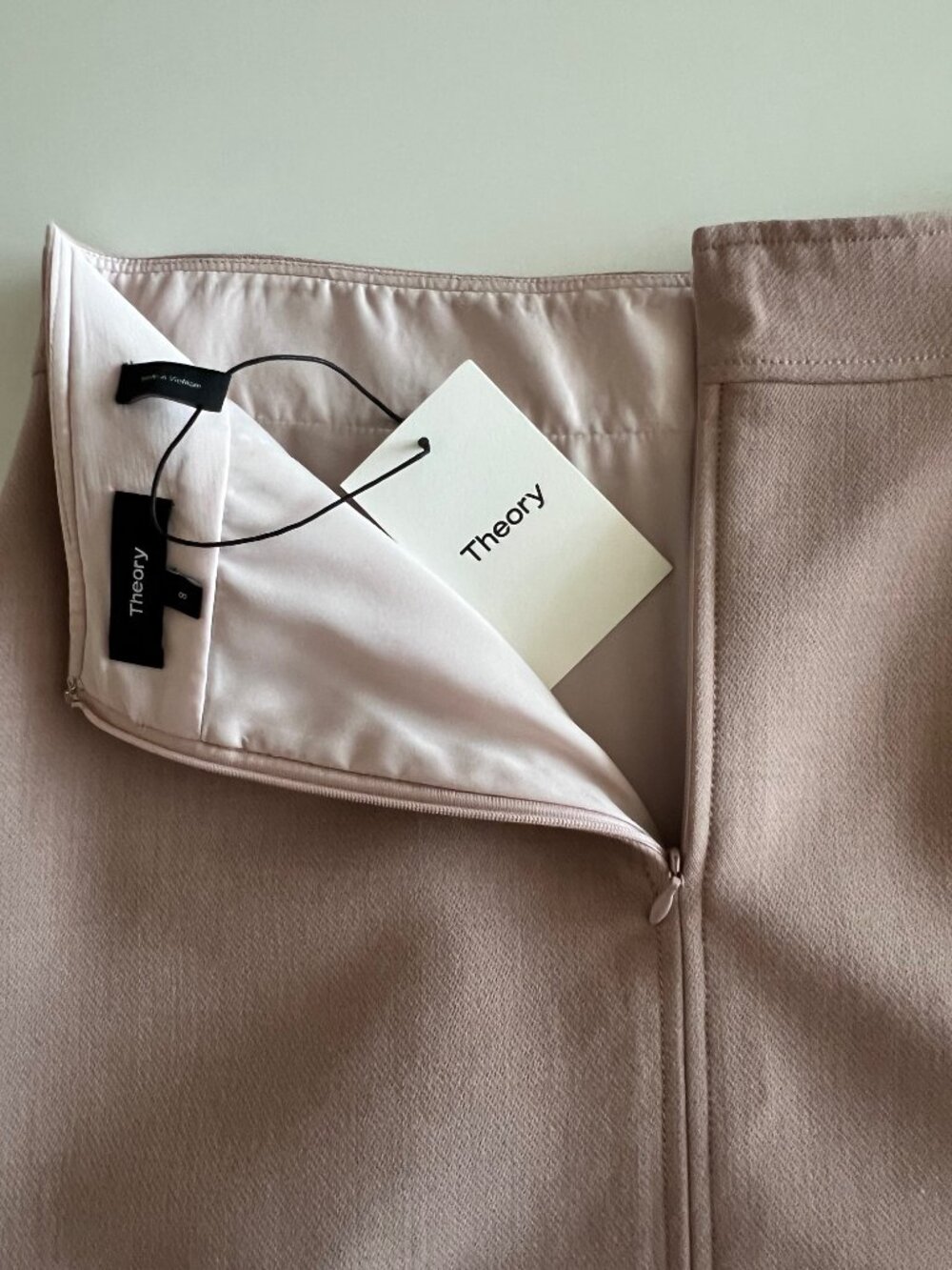 🩷 NEW Theory Highwaist Mini B Skirt Stone Pink Size 8 - Picture 3 of 4